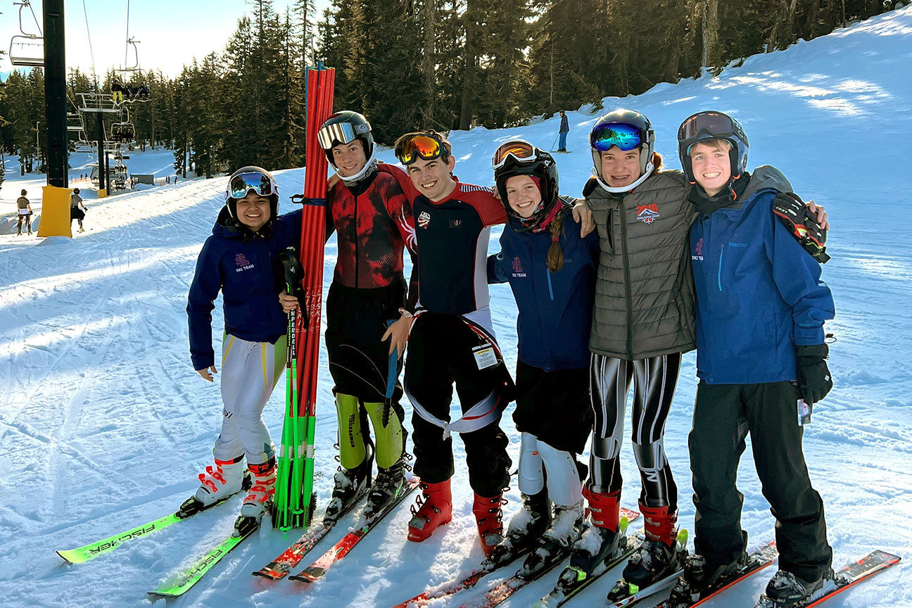 ski-team-1296x864